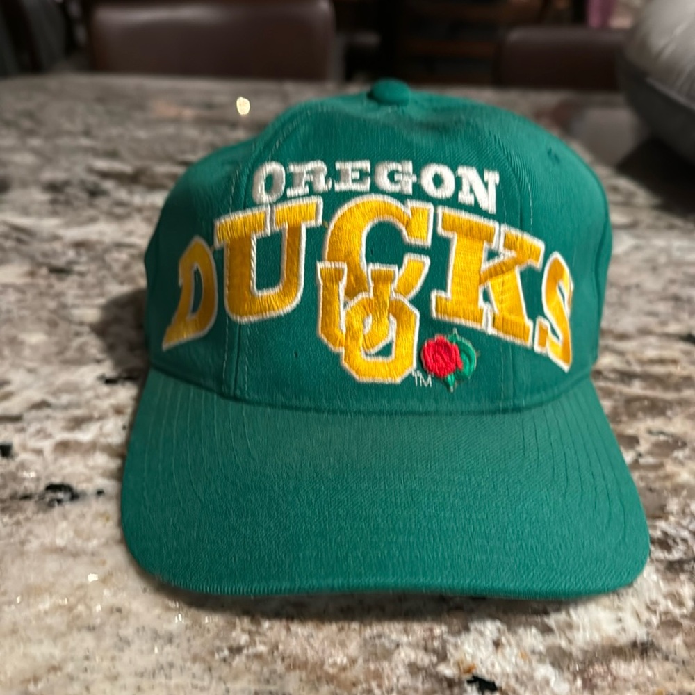 Vintage Oregon Ducks Rose Bowl Starter Hat